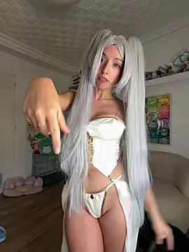 Yukii-chan77 stripchat live cam model