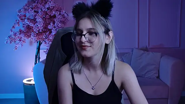 LeslieBloom stripchat live cam model