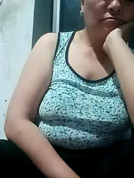 -Sena_ stripchat live cam model