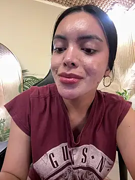 TS-SimplyTheBest stripchat live cam model