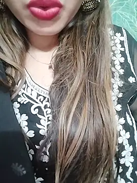 Noor_Darliing stripchat live cam model