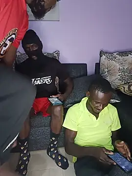 Bantanaboy3 stripchat live cam model