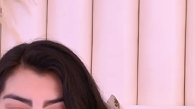 NinnaPiers stripchat live cam model
