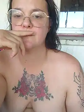 lunatigre4 stripchat live cam model