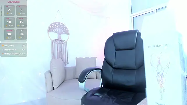 tiny_isawii stripchat live cam model