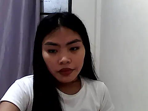 Yunnie_Chu stripchat live cam model