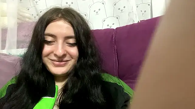 LucyOldershaw stripchat live cam model