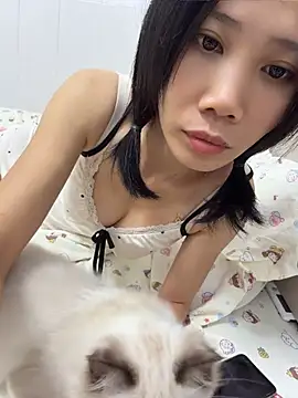 Mengmeng18 stripchat live cam model