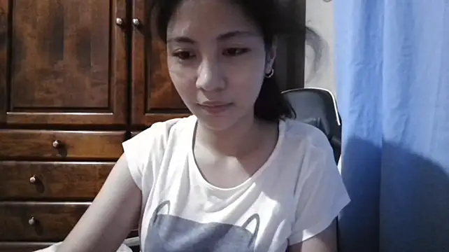 leahxzy08 stripchat live cam model