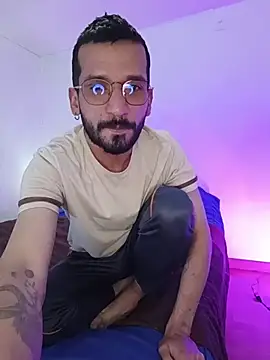 LuckyMarks stripchat live cam model