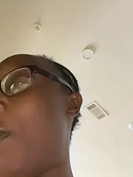 Beautifulblk444 stripchat live cam model