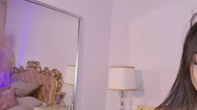 AlanaRinaldi stripchat live cam model