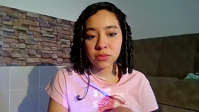Dhalila_ stripchat live cam model