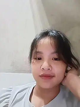 Pretty-haert stripchat live cam model