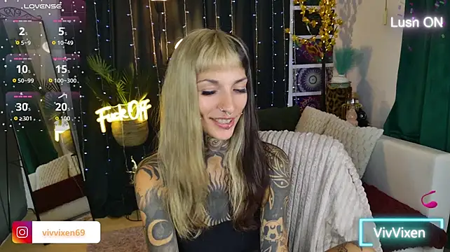 VivVixen stripchat live cam model