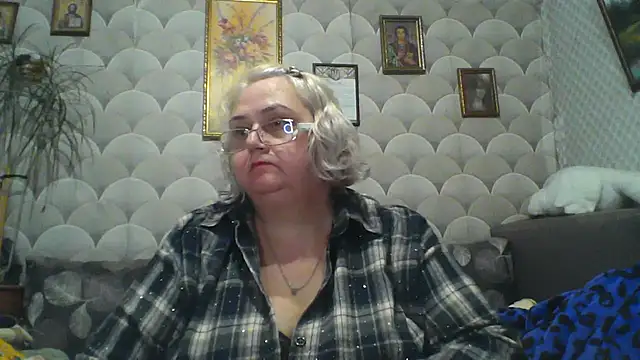 MarinaFarina53 stripchat live cam model