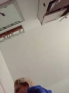 Trublonde3 stripchat live cam model