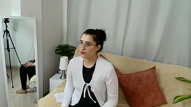 Violet_Cherry10 stripchat live cam model