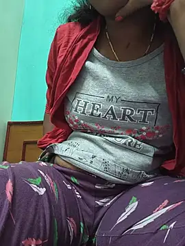 tamil_mynaa stripchat live cam model