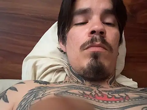 ronaldo_6 stripchat live cam model