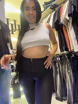 Laia_Hills stripchat live cam model