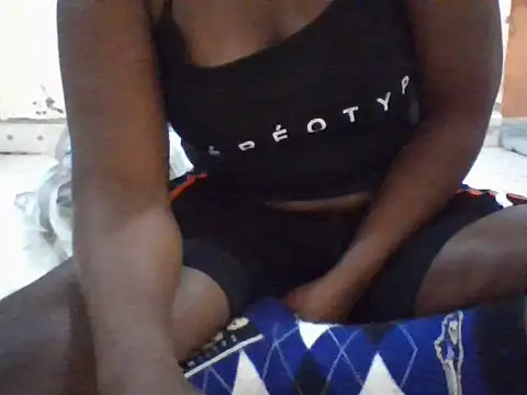 remmy_luna2 stripchat live cam model