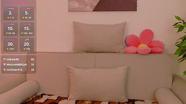 LauraDiazz stripchat live cam model