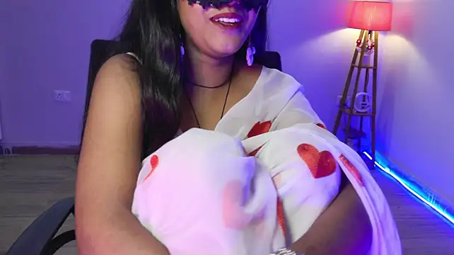 Awesome_Riya stripchat live cam model