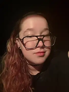 FionaDior stripchat live cam model