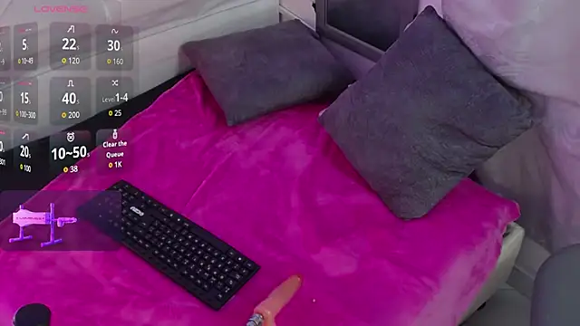 pretty-zoe stripchat live cam model