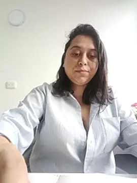 Queen_Yess stripchat live cam model