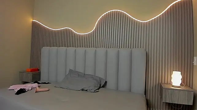 nathyluxx stripchat live cam model