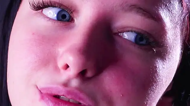BritanyReick stripchat live cam model