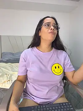 kiley-luz stripchat live cam model