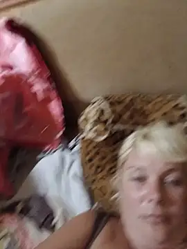 LisaWoulendy stripchat live cam model