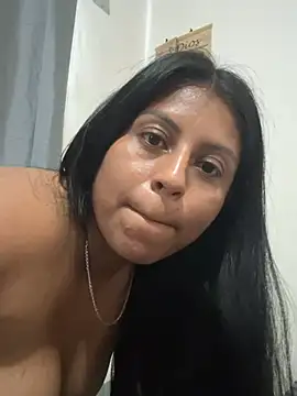AstridHot94 stripchat live cam model