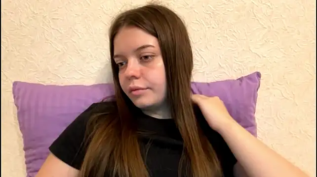IvyWild stripchat live cam model