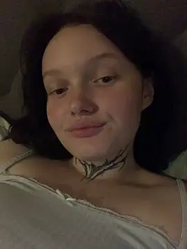 Arin-lov stripchat live cam model