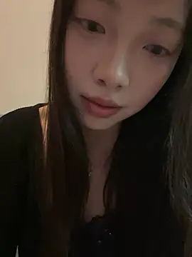 YY-1-1-1 stripchat live cam model