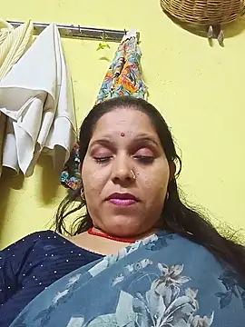 Poojaraja420 stripchat live cam model