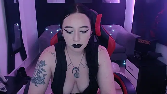 Nyxnocturne stripchat live cam model