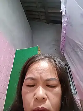 emgaihoixuan stripchat live cam model