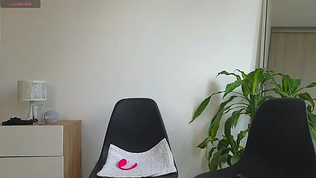 bella__adams stripchat live cam model