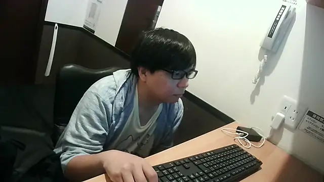 yu-yu28 stripchat live cam model