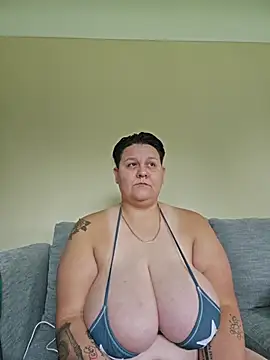 DevilDahm stripchat live cam model