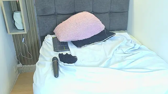 Pearl_Kitty stripchat live cam model