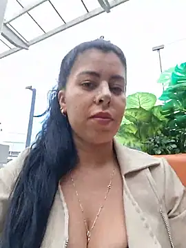 Luianna stripchat live cam model