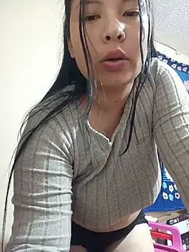 Cherry-kisse stripchat live cam model