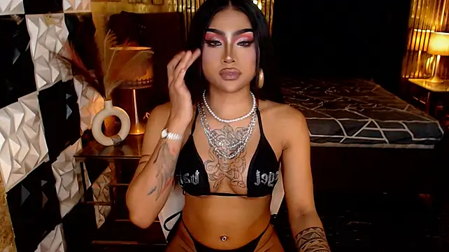 MassiveCockTrans stripchat live cam model
