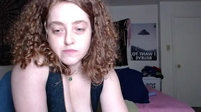 DeliaBlew stripchat live cam model